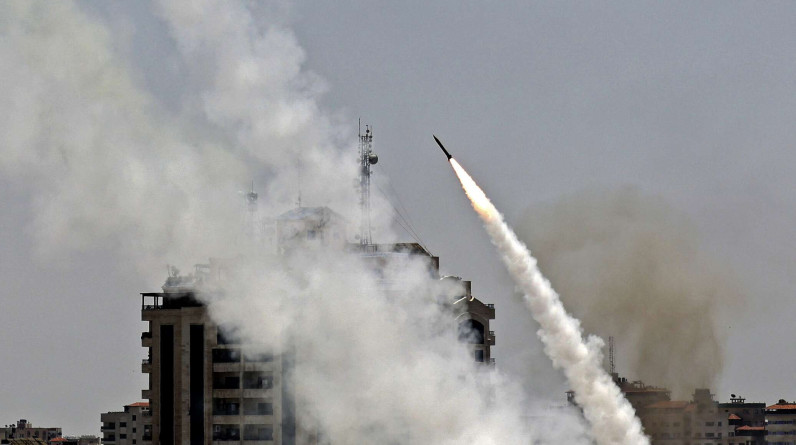 ساري سعد يكتب: ماذا تعني الرشقة الصاروخية الأخيرة لـ إسرائيل؟ (مدلولاتها وتوقيتها)